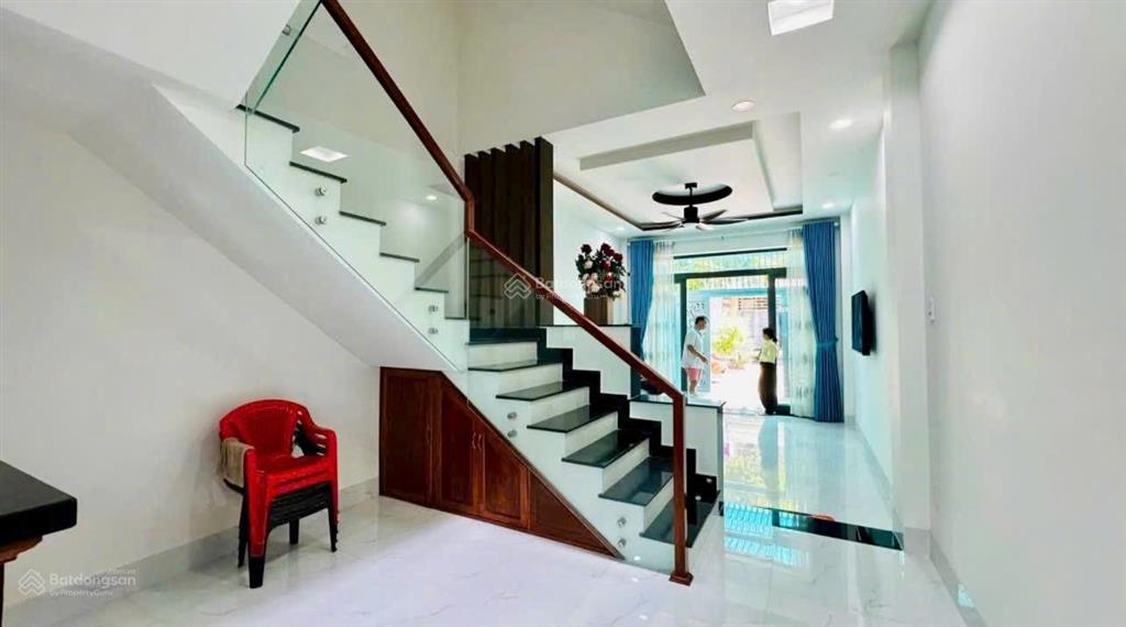 Bán nhà 3 tầng đầy đủ nội thất đường số 10 kđt hà quang 2  0908 208 ***