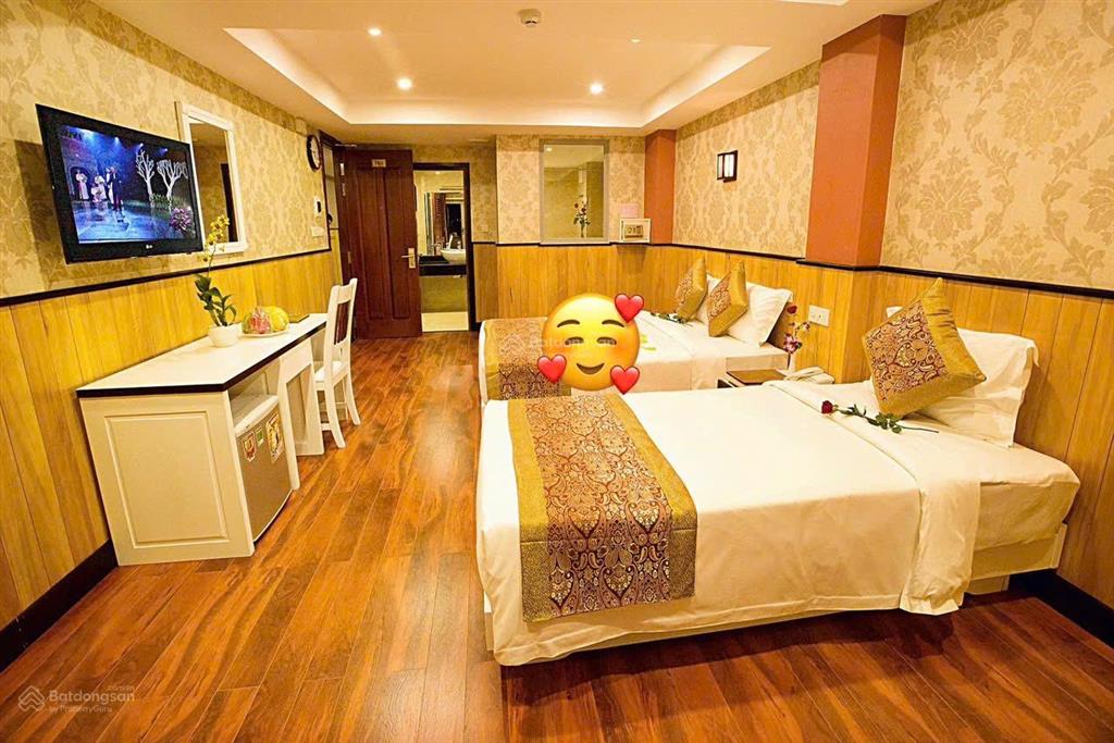 Bán khách sạn hẻm đường trần quang khải ngay biển đang kinh doanh ổn định.  0908 208 ***