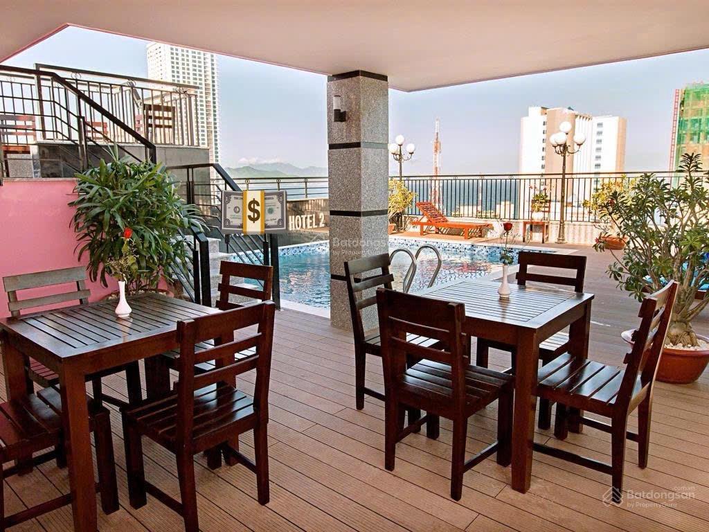 Bán khách sạn hẻm đường trần quang khải ngay biển đang kinh doanh ổn định.  0908 208 ***