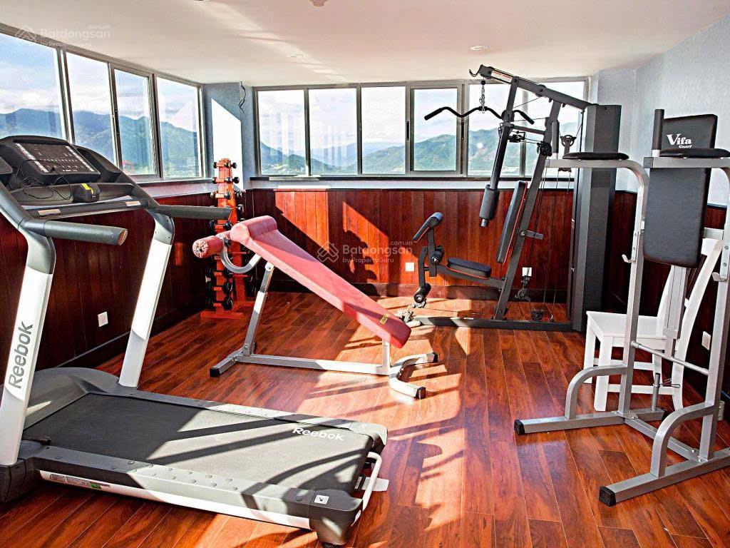 Bán khách sạn hẻm đường trần quang khải ngay biển đang kinh doanh ổn định.  0908 208 ***
