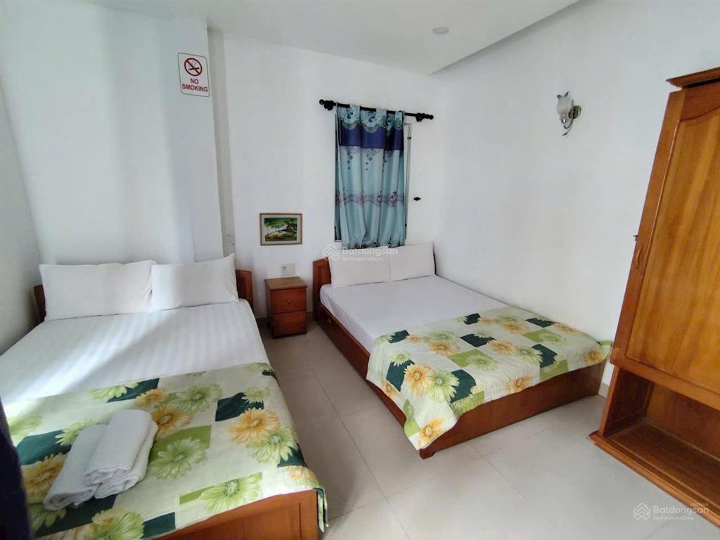 Bán khách sạn 7 tầng ngay biển trần phú có bãi tắm kinh doanh ổn định.  0908 208 ***
