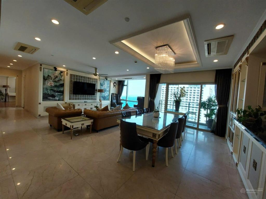 Bán căn penthouse view biển full nội thất tại nha trang center  0908 208 ***