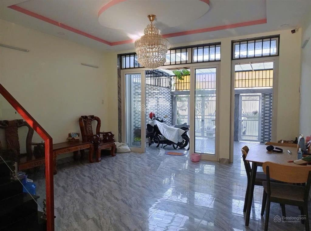Bán nhà 3 tầng mặt tiền đường 27m tại gói 2 kđt mỹ gia gần trường học, uỷ ban.  0908 208 ***