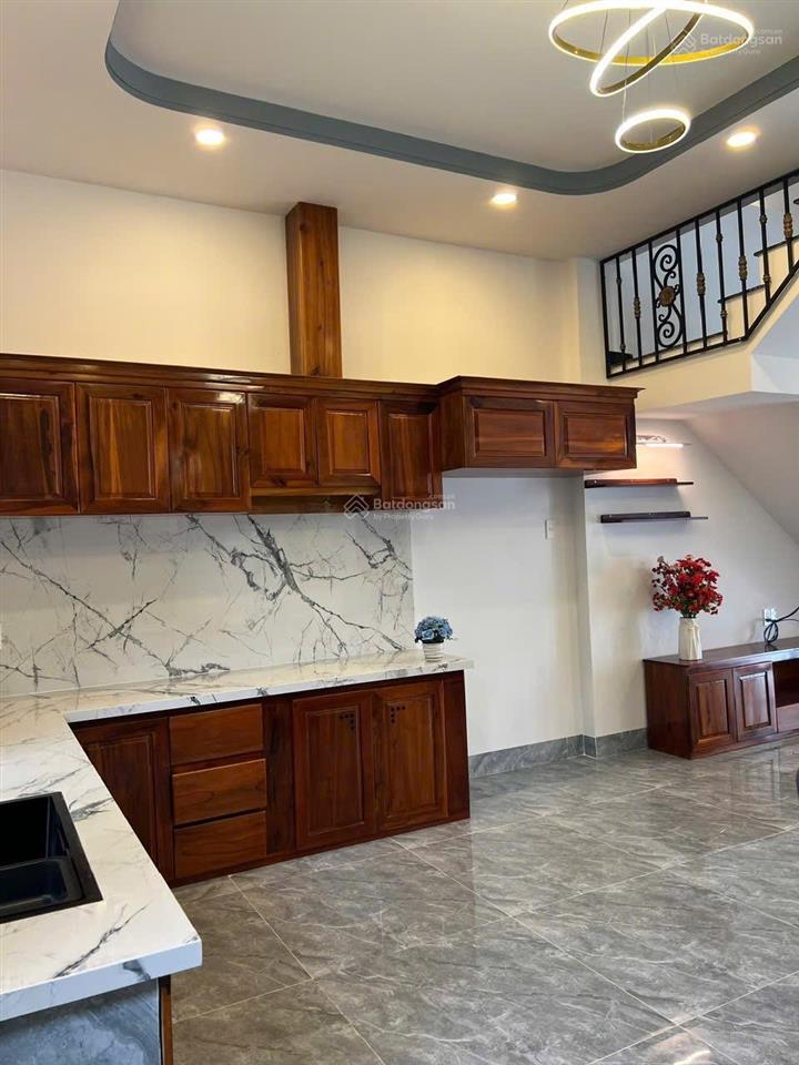 Bán nhà 3 tầng mới xây đường ô tô full nội thất hẻm lương định của gần quán bò 5 quý  0908 208 ***