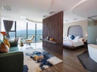 Bán khách sạn mặt tiền đường biệt thự, phường nha trang, ngay biển có bãi tắm.  0908 208 ***