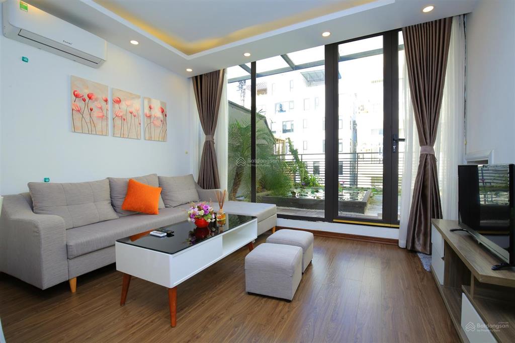 Căn hộ dịch vụ 1 ngủ 100m2 sân vườn, bể cá tại linh lang