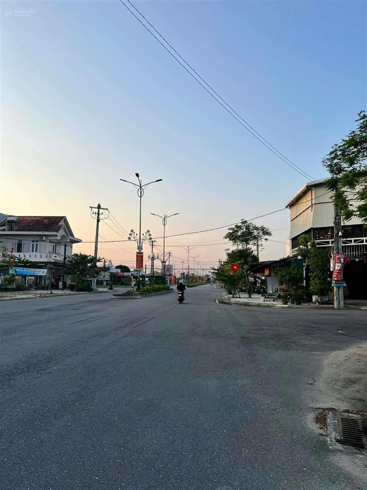 Cần tiền bán gấp lô đất 110m2 khu tt la hà, tư nghĩa, vị trí đẹp gần công viên, hướng đông