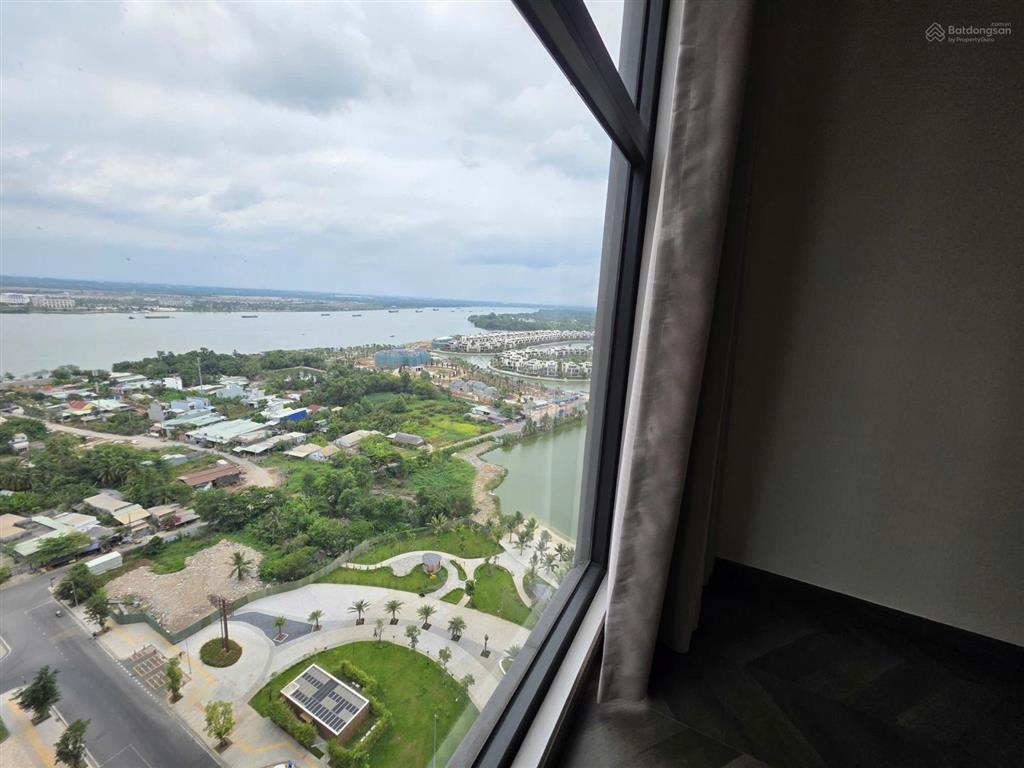 Cắt lỗ 700tr bán căn hộ be2, 3pn 2wc, full nội thất, view công viên 36ha siêu đẹp, giá tốt 8ty280