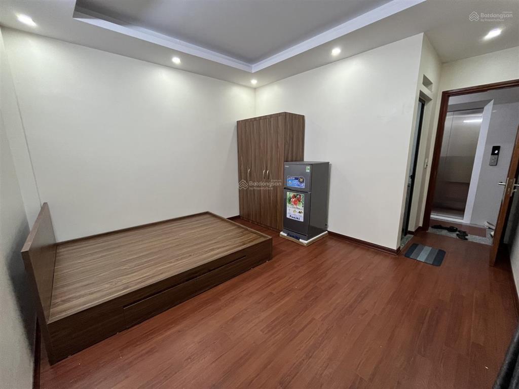 Cho thuê ccmn mới ngã tư sở. 22m2 gần phố, gần chợ, thang máy đủ tiện nghi