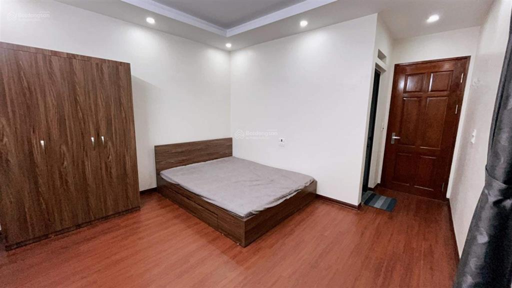 Cho thuê ccmn mới ngã tư sở. 22m2 gần phố, gần chợ, thang máy đủ tiện nghi