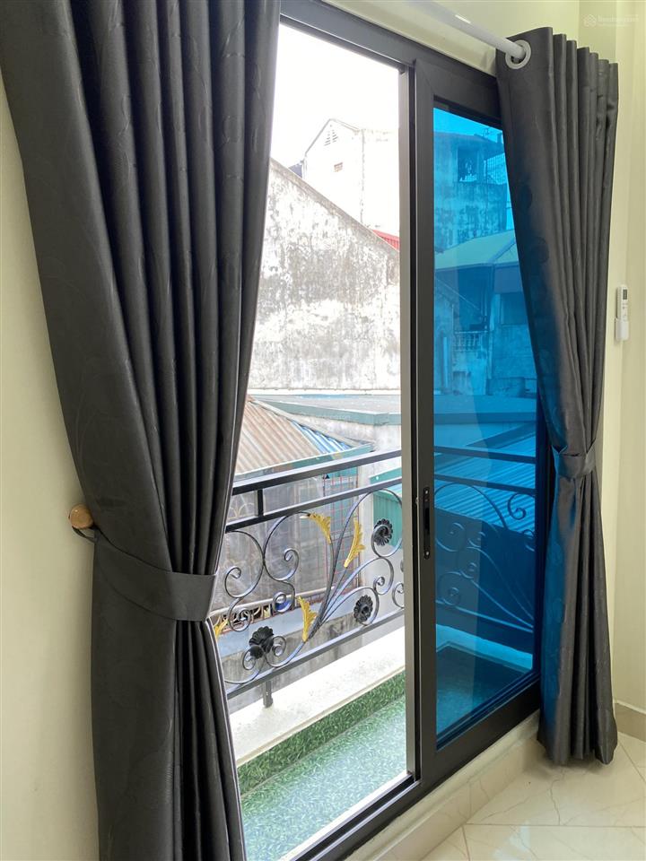 Cho thuê ccmn mới ngã tư sở. 22m2 gần phố, gần chợ, thang máy đủ tiện nghi