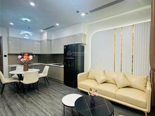 Chính chủ gửi bán căn hộ 1pn+1 tầng cao view biệt thự hướng đn cực thoáng full đồ xịn chỉ 3,46 tỷ