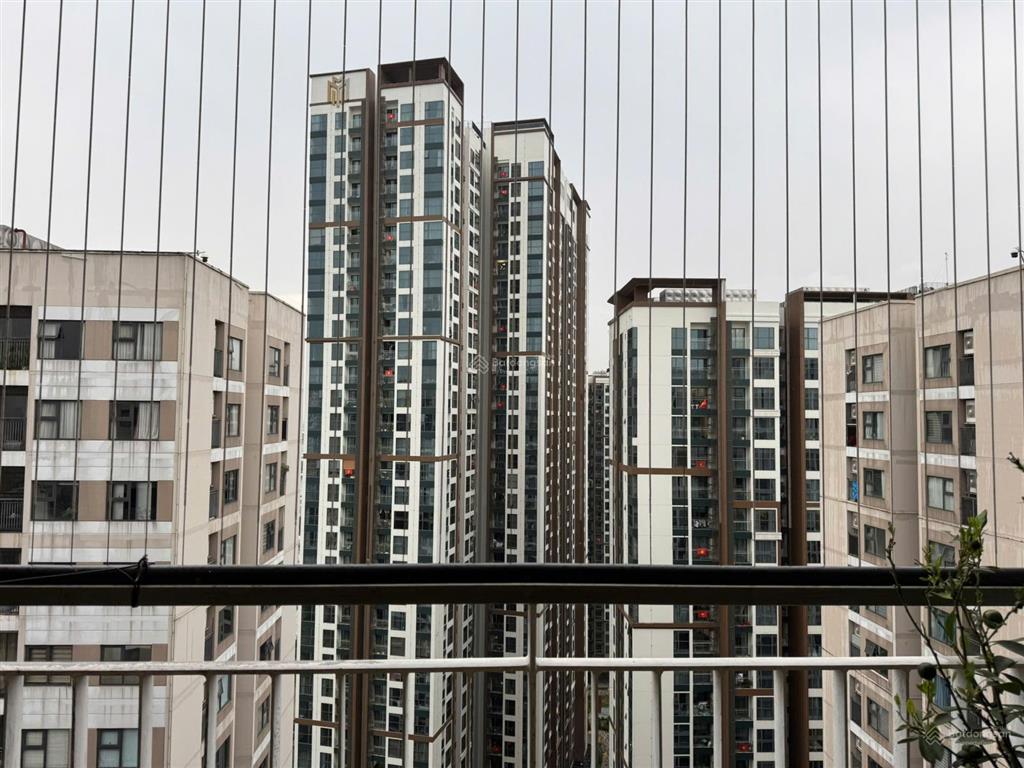 Giá chưa từng có!!!căn 2pn1wc tầng cao view thoáng hướng đn giá chỉ 3,1 tỷ thu về tại vinhomes ocp