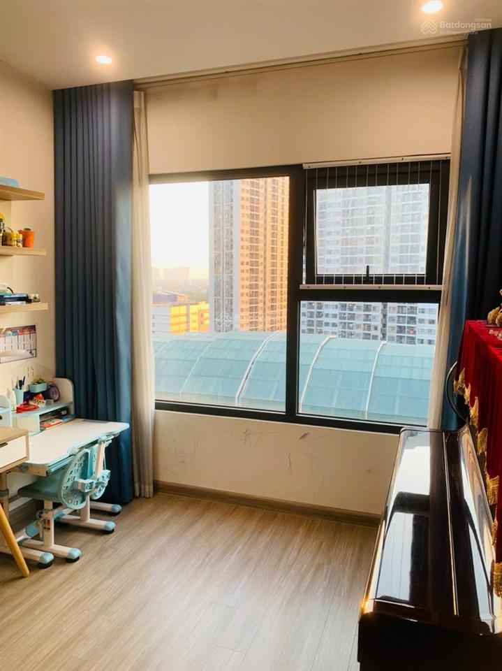 Siêu phẩm căn 3pn2wc tầng đẹp full đồ xịn, view thoáng bể bơi 4 mùa giá chỉ 4,5 tỷ tại vinhomes ocp