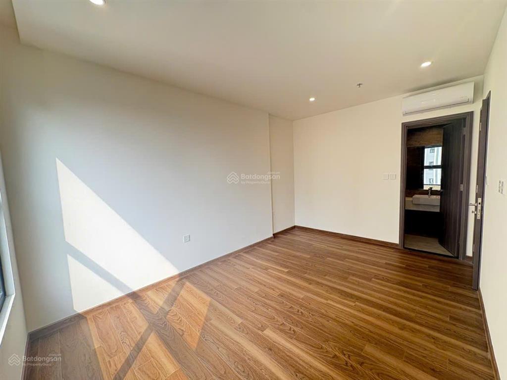 Giá cực sốc cho căn góc 2pn tầng trung view thoáng tại beverly giá chỉ 4,4 tỷ, nhà mới tinh xịn sò