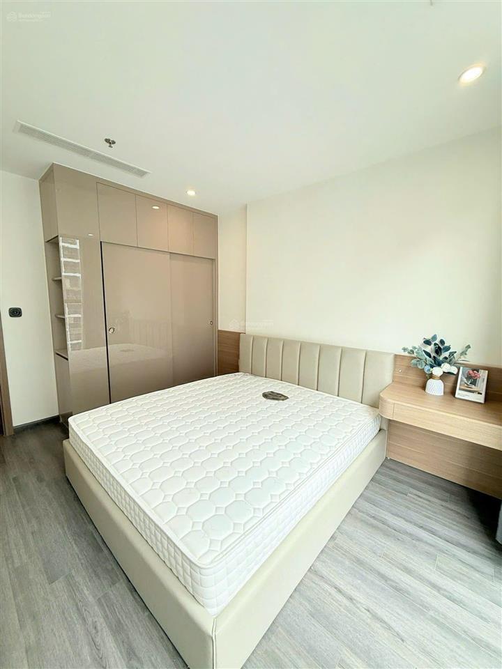 Giá rẻ đầu tư ngay căn 1pn+1 tầng đẹp view hồ cá koi giá chỉ 3,3 tỷ, 52,7m2 thông thủy the zenpark