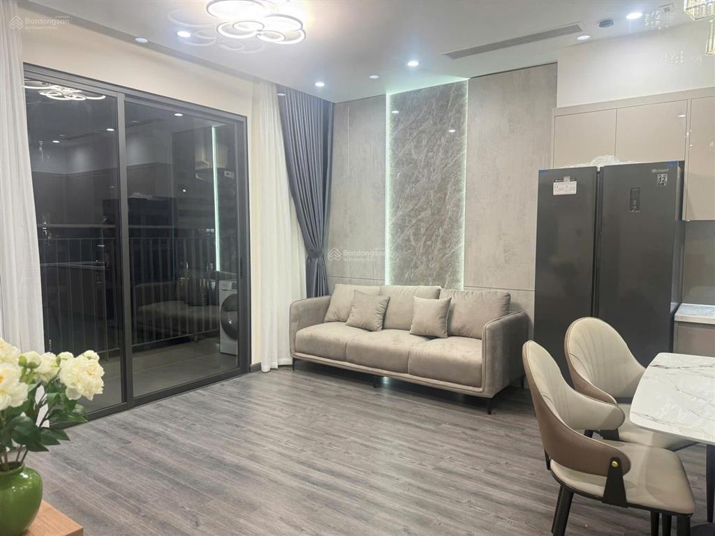Giá rẻ đầu tư ngay căn 1pn+1 tầng đẹp view hồ cá koi giá chỉ 3,3 tỷ, 52,7m2 thông thủy the zenpark