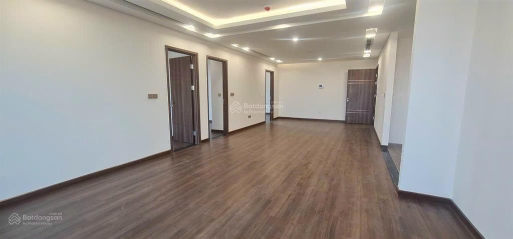 Chuyển nhượng căn 3pn cao cấp rộng 140m2 tại toà green diamond mặt phố 93 láng hạ chỉ 130triệu/m