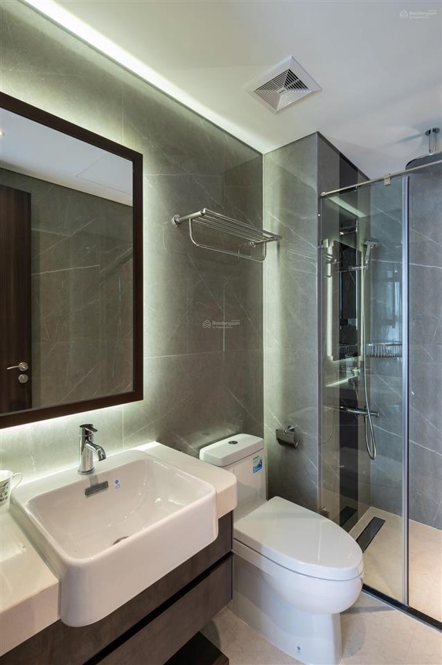 Bán nhanh căn góc 2pn gloria nguyên hồng full nội thất sẵn sổ đỏ cạnh hồ thành công giá 10,9 tỷ