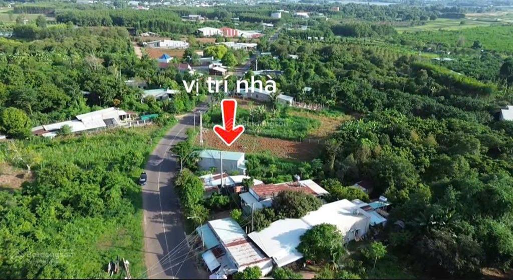 Chủ chuyển nơi ở bán gấp nhà mặt tiền trục chính