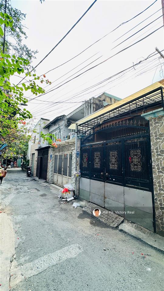 Bán nhà đường thái thị nhạn, gần chung cư bàu cát 2  bv tân phú  dt 4x18m khu phân lô rất đẹp