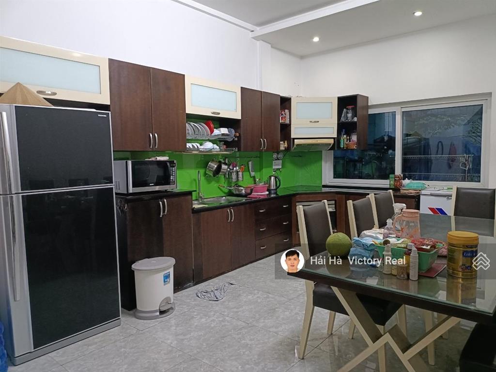 Bán nhà đối diện chợ tân bình  đường lạc long quân, lê minh xuân  dt 4.5x26m, kc cũ tiện xây mới