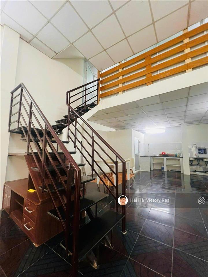 Cho thuê nhà riêng sát mặt tiền đồng đen, thông bàu cát 1, dt 5x11m có gác lửng, phù hợp gia đình