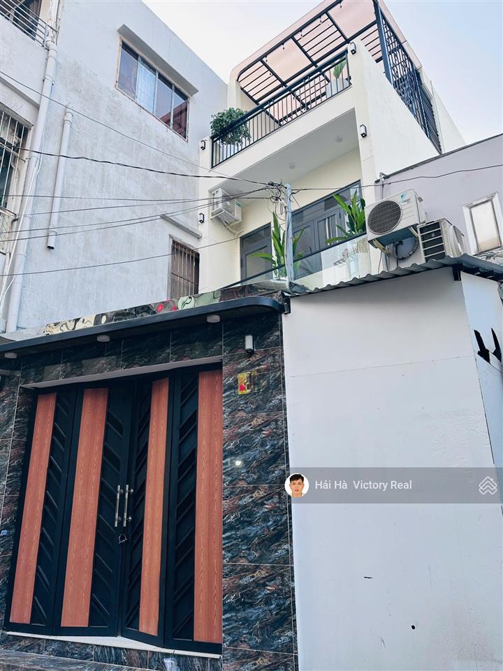 Bán nhà vị trí kinh doanh ngay chợ võ thành trang (bà quẹo)  dt 4x16.1m nhà 3 tầng mới vào ở ngay