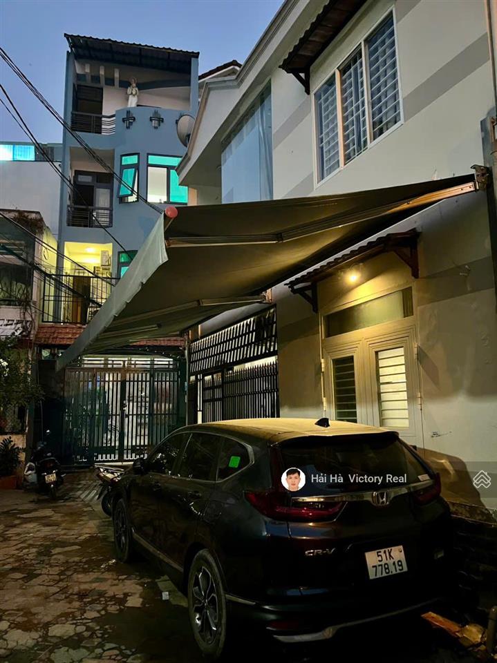 Bán nhà hẻm 686 cmt8. p5  tân bình (p tân sơn nhất)  dt 8m x 7m, nhà 2 tầng đẹp, xe hơi đỗ cửa