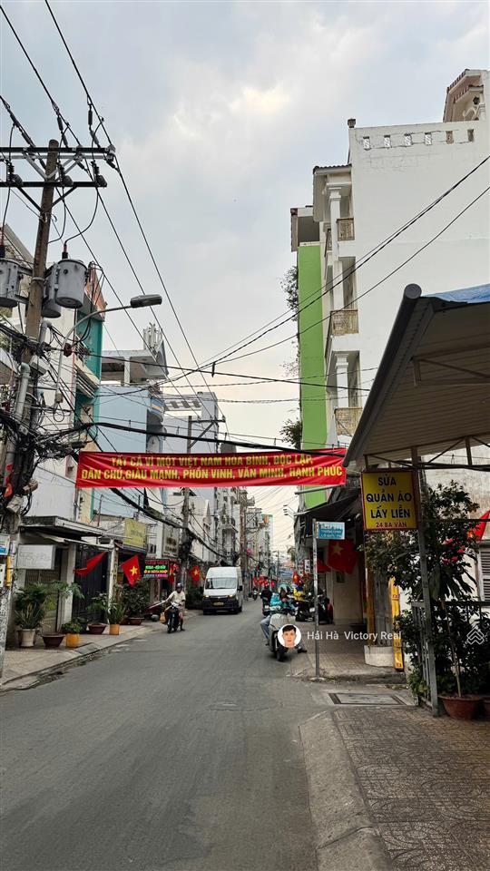 Bán nhà đẹp đường ba vân, gần nguyễn hồng đào  dt 4.2x17m, nhà mới xây trệt lửng 2 lầu sân thượng