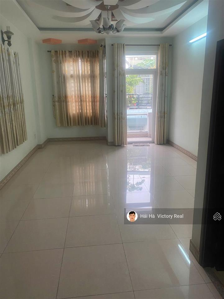 Cho thuê nguyên căn nhà đẹp đường ni sư huỳnh liên  gần chung cư bc2  dt 4.1 x 17.5 x 3 tầng đẹp