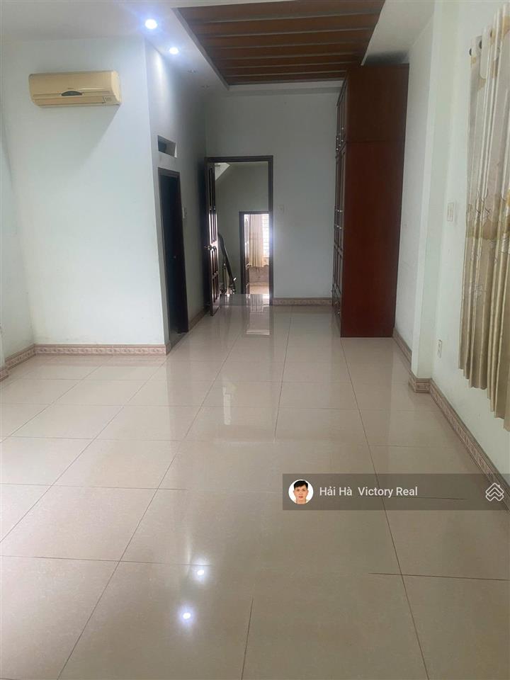 Cho thuê nguyên căn nhà đẹp đường ni sư huỳnh liên  gần chung cư bc2  dt 4.1 x 17.5 x 3 tầng đẹp