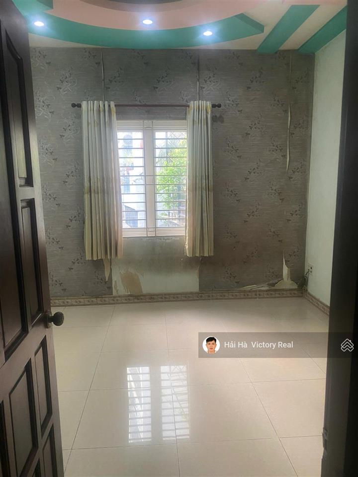 Cho thuê nguyên căn nhà đẹp đường ni sư huỳnh liên  gần chung cư bc2  dt 4.1 x 17.5 x 3 tầng đẹp