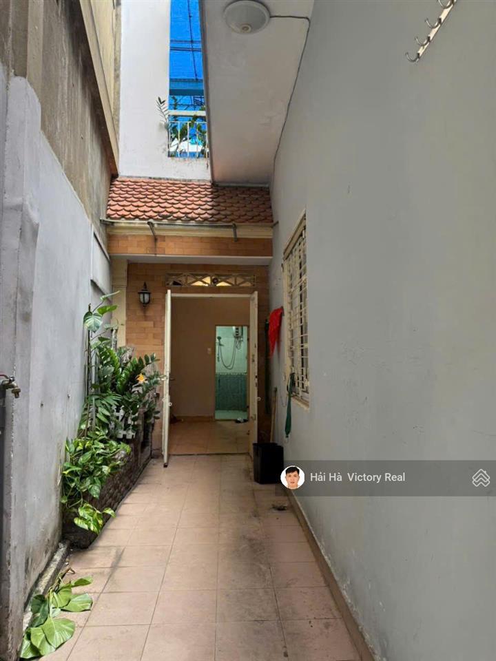 Bán nhà hẻm 333 lê văn sỹ, p1, tân bình, dt 6m x 13m, nhà 2 tầng đẹp, thoáng gió, có sân thượng