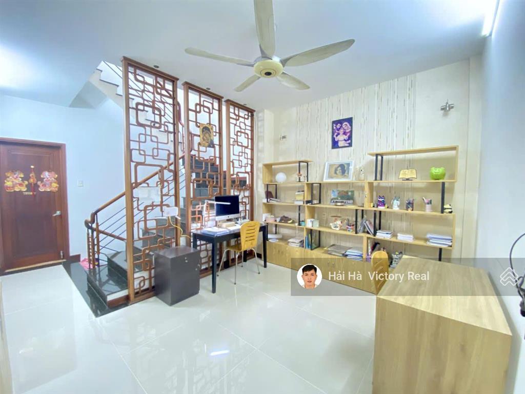 Bán nhà đẹp 3 tầng ở đường lê văn sỹ, gần cv hoàng văn thụ, dt 4m x20m  tặng full nội thất sẵn có