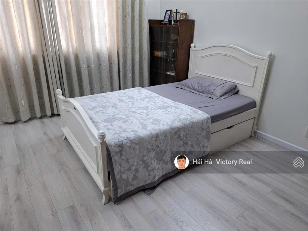 Bán nhà đẹp 3 tầng ở đường lê văn sỹ, gần cv hoàng văn thụ, dt 4m x20m  tặng full nội thất sẵn có