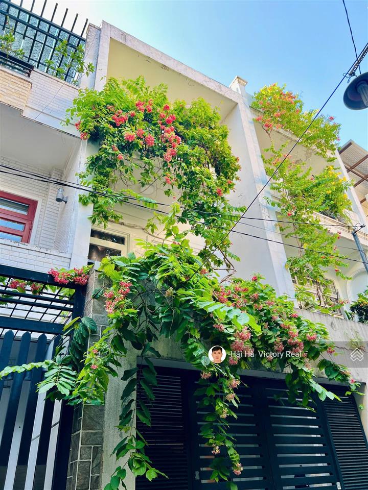 Bán nhà đẹp 3 tầng ở đường lê văn sỹ, gần cv hoàng văn thụ, dt 4m x20m  tặng full nội thất sẵn có