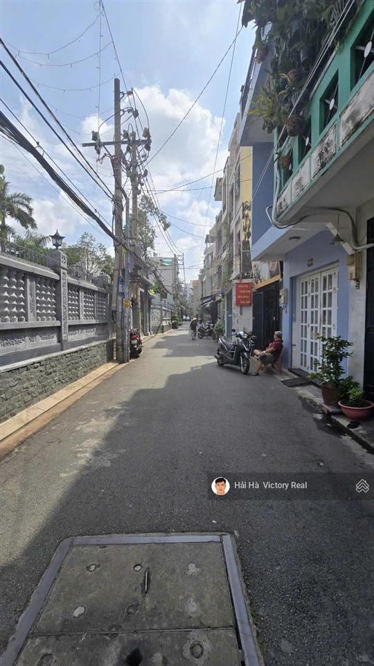Bán nhà hxh đường huỳnh văn bánh, gần trường sa  dt 3,6x15m nở hậu 5m, nhà 2 tầng sàn đúc kiên cố