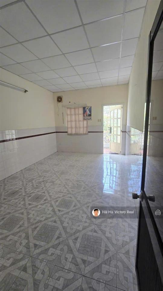 Bán nhà hxh đường huỳnh văn bánh, gần trường sa  dt 3,6x15m nở hậu 5m, nhà 2 tầng sàn đúc kiên cố