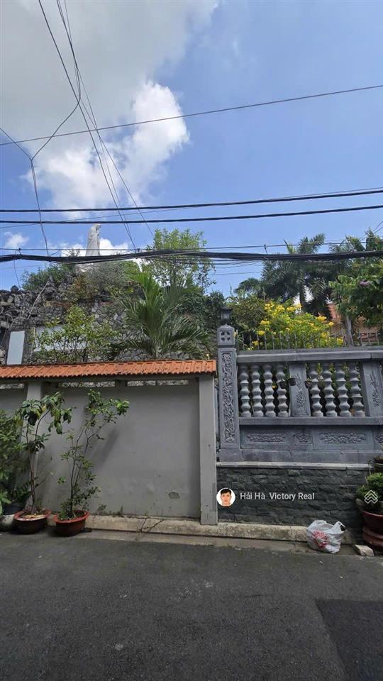 Bán nhà hxh đường huỳnh văn bánh, gần trường sa  dt 3,6x15m nở hậu 5m, nhà 2 tầng sàn đúc kiên cố