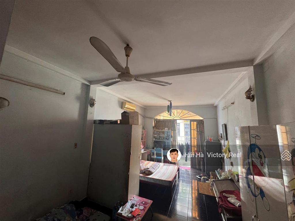 Bán nhà đường trường chinh, p12, tân bình  sát bên mt xuân diệu, tt triển lãm dt4m x11m x 4 tầng