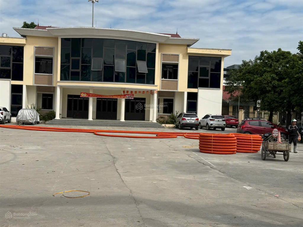 Bán nhà siêu đẹp siêu rộng tại độ chàng đại thành quốc oai(hưng đạo) dt80m2 x 4 tầng,0963 270 ***