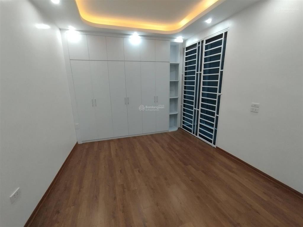 Bán nhà bùi xương trạch xây mới tinh, dt 41m2x6t, ngõ rộng, sát vành đai 2.5, giá 7.89 tỷ