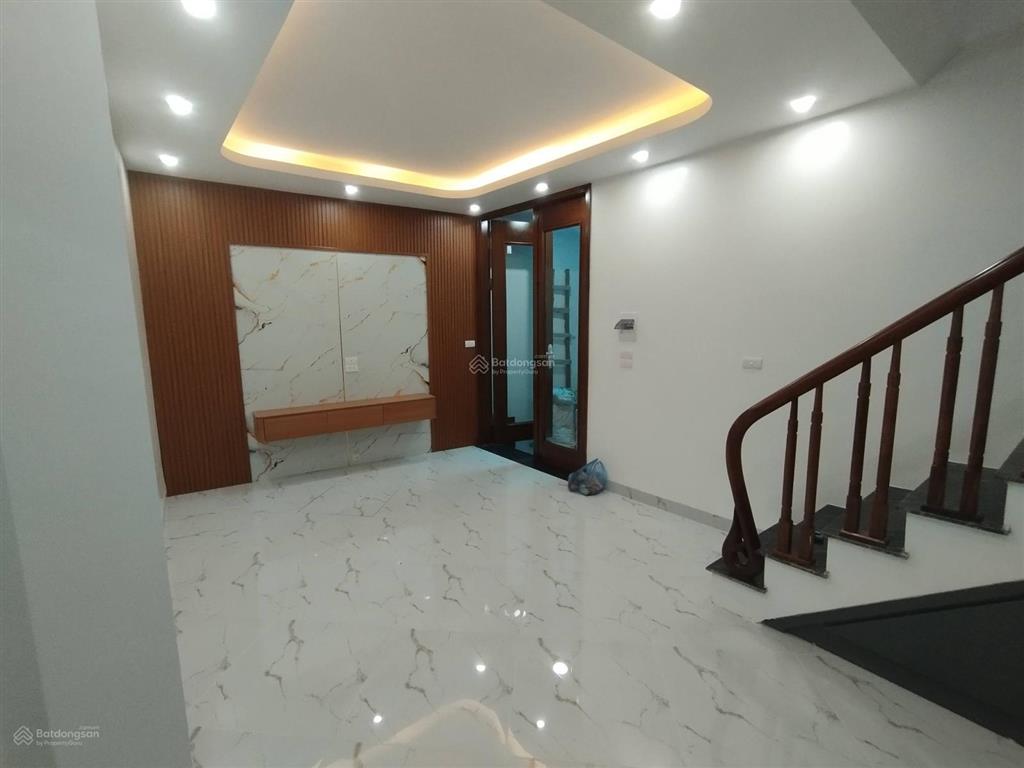 Bán nhà bùi xương trạch xây mới tinh, dt 41m2x6t, ngõ rộng, sát vành đai 2.5, giá 7.89 tỷ