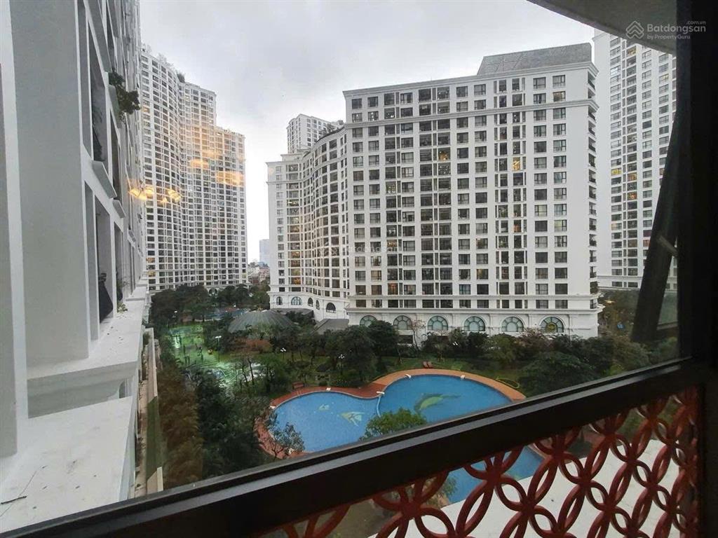 (tin chuẩn) bán cc tòa r1 royal city, dt 131m2, 2pn, view đẹp, sđcc, giá chỉ 13.5 tỷ