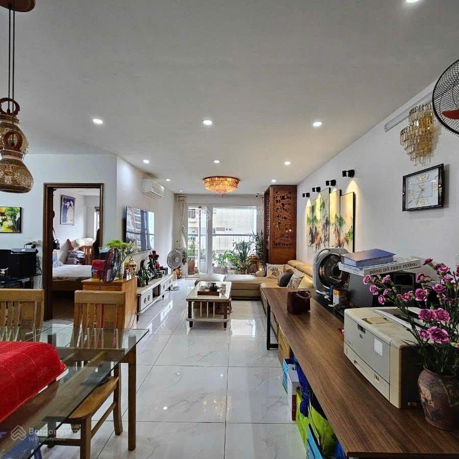 Gấp bán cccc văn phú victoria sđcc, tầng trung, 119m2  3pn, full nội thất, giá 7.99 tỷ