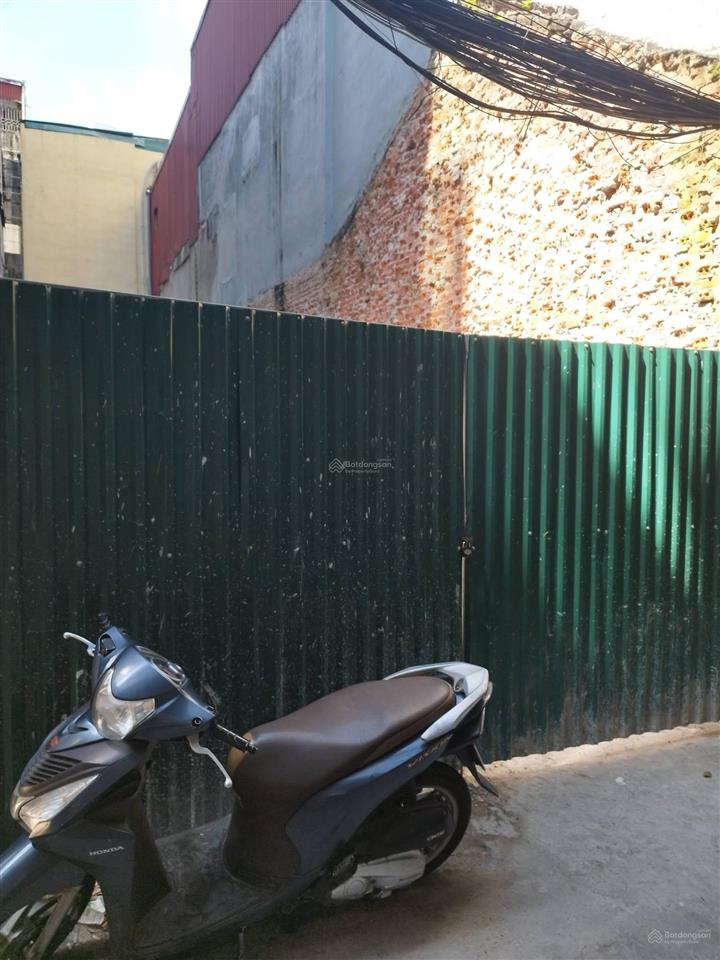 Bán đất giảng võ, ô tô tránh, sát mặt phố, dt 101 m2, ngang 4.8m giá 28 tỷ (chỉ 280tr/m2)