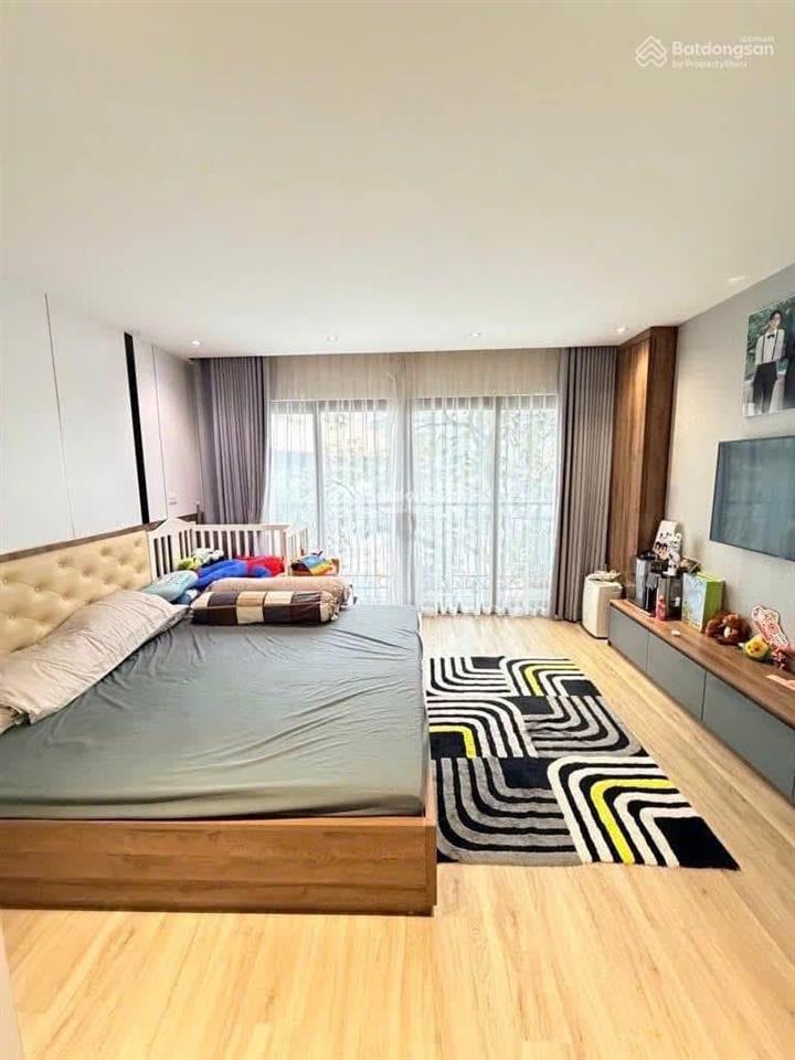 Mặt phố hoè nhai  kinh doanh  sổ vuông. dt 40m2 * 6 tầng. mt 5m giá 31.2 tỷ