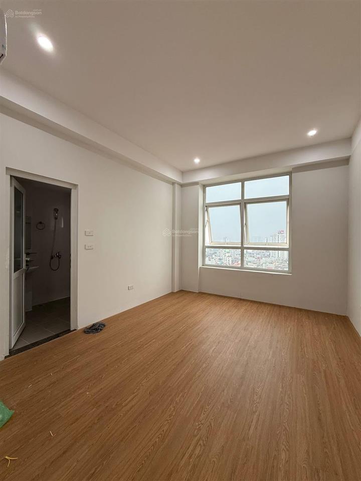 Chung cư c18  căn hộ lô góc  lạc long quân. 3 phòng ngủ  101m2 . giá 11.3 tỷ
