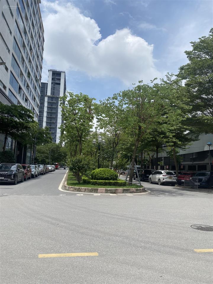 Căn hộ cao cấp chung cư veam building tây hồ . dt 137m2  3 pn . giá 13.9 tỷ